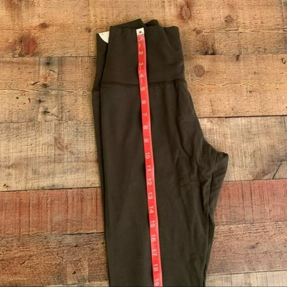 NWT Aerie OFFLINE Leggings - Size M | High Rise | Olive Green - Picture 7 of 9
